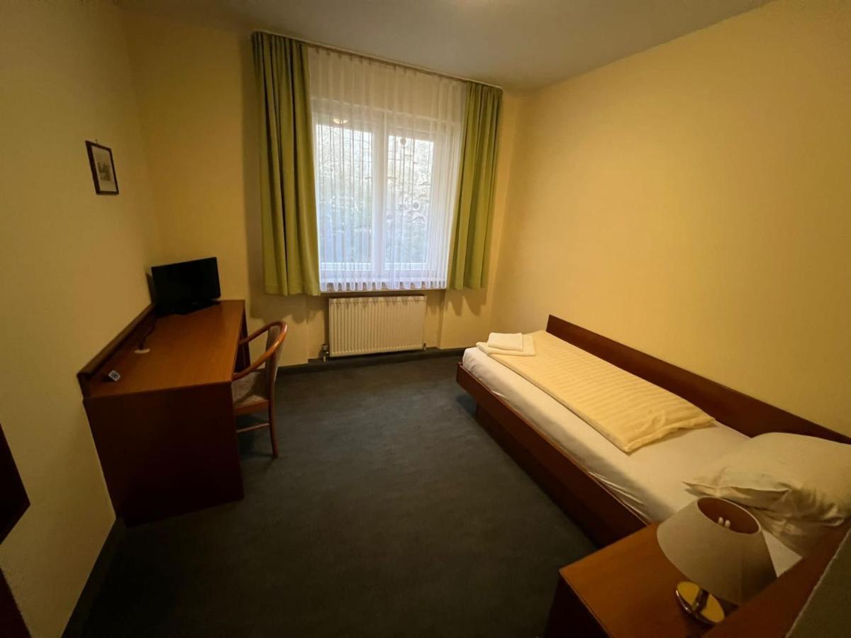 Hotel-Gasthof Postbraeu Dingolfing Dış mekan fotoğraf