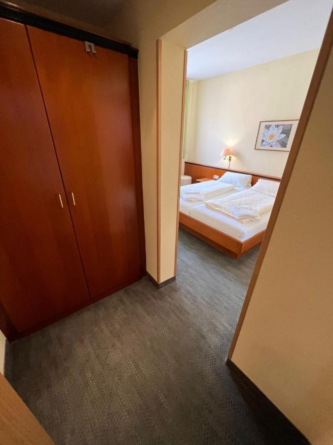 Hotel-Gasthof Postbraeu Dingolfing Dış mekan fotoğraf