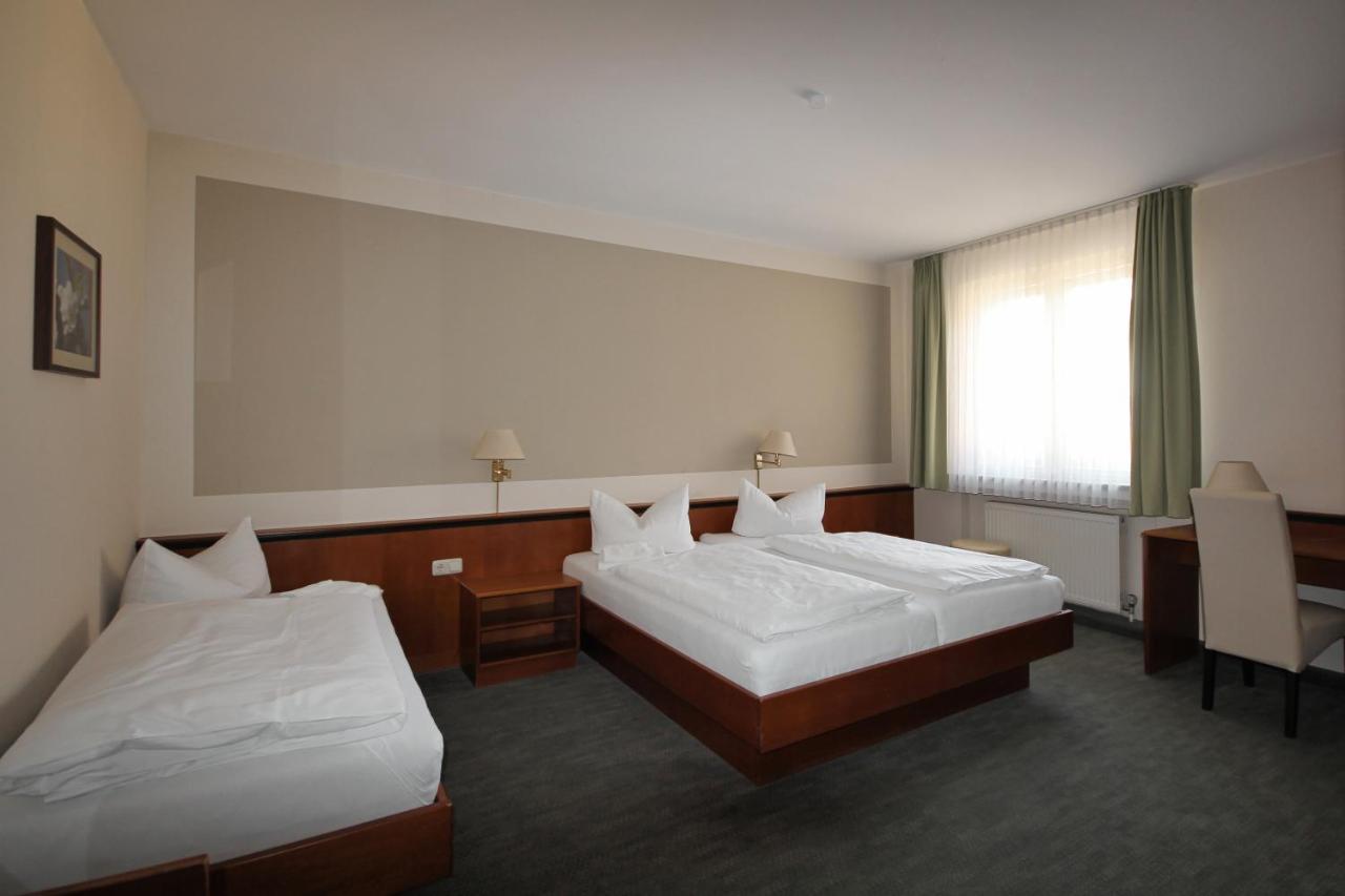 Hotel-Gasthof Postbraeu Dingolfing Dış mekan fotoğraf